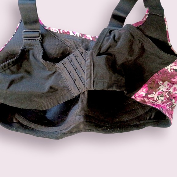 Sold‎ - Picture 5 of 9